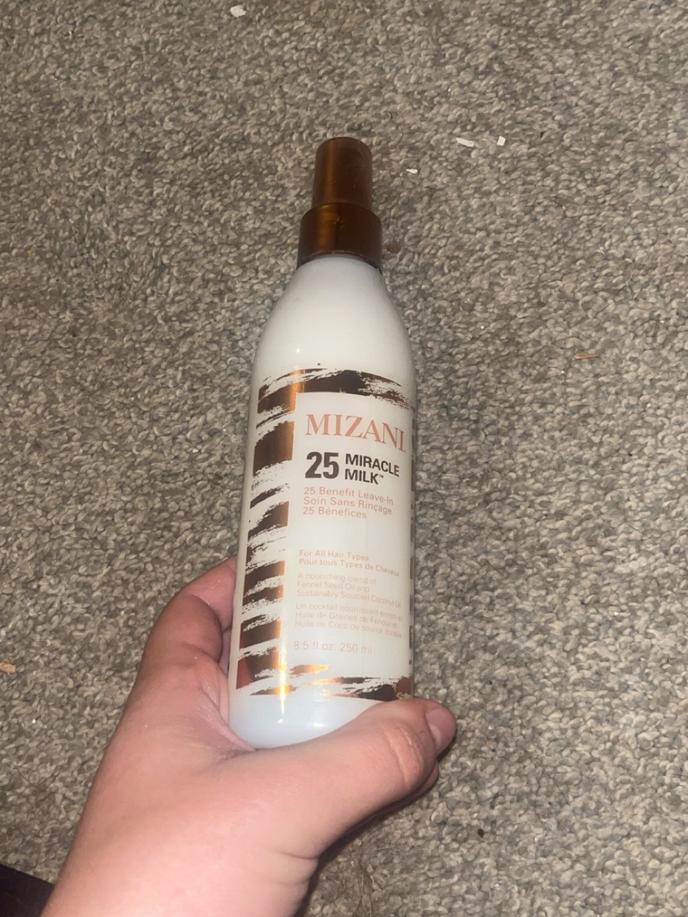 25 Miracle Milk Leave-In Treatment Spray - White/Gold